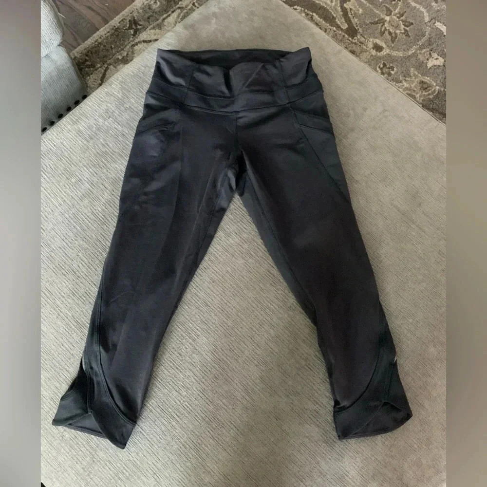 Lululemon cropped leggings size 4